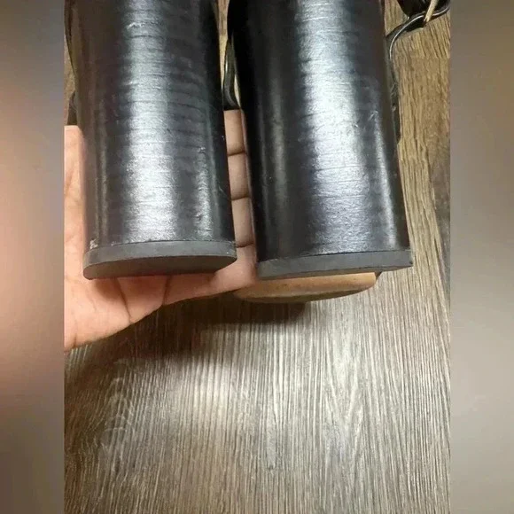 Prada Perforated T-Strap Sandal, Nero‎ Sz 40.5 US 10.5 - Picture 7 of 14